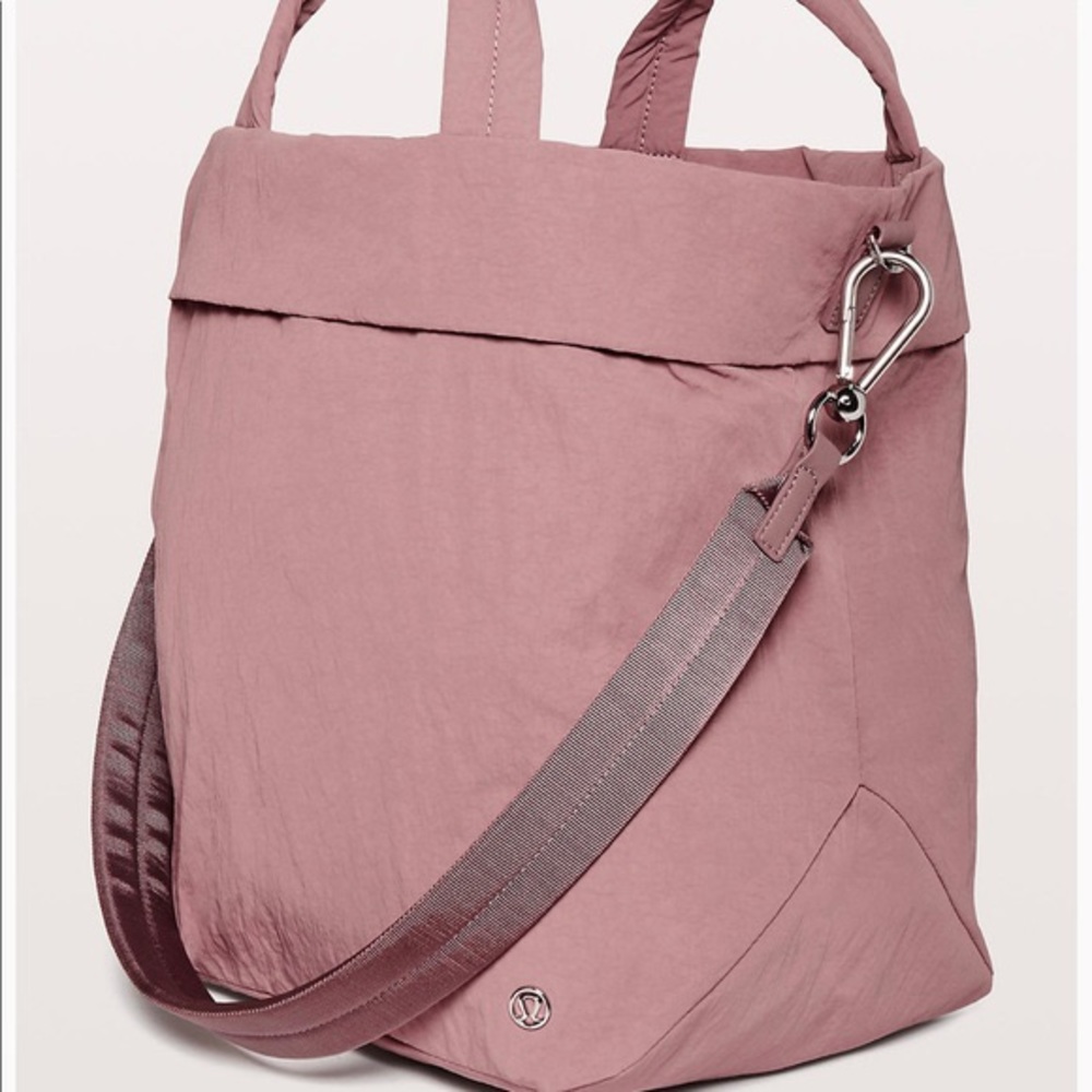 Lululemon On My Level Bag